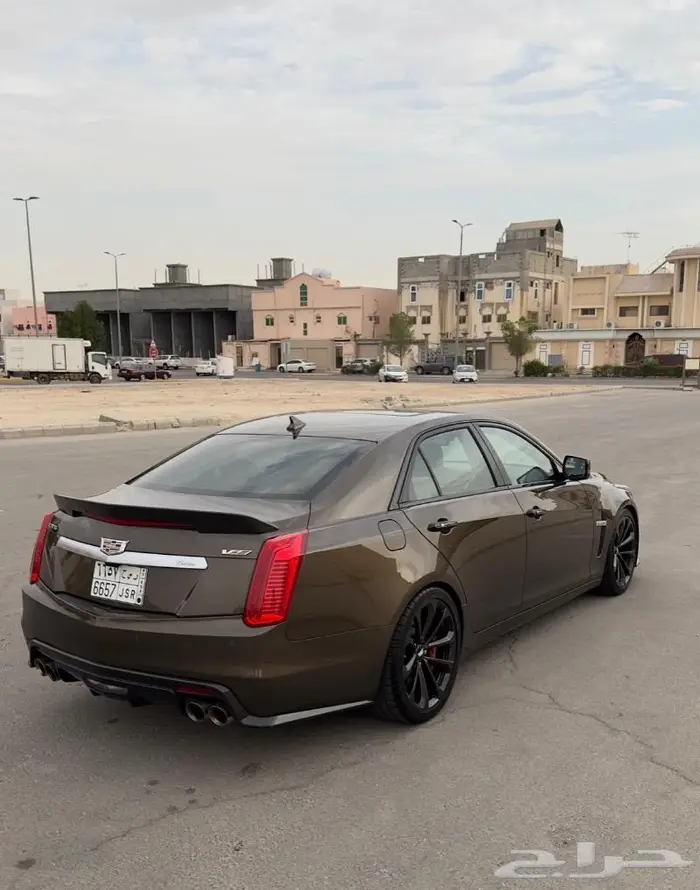 للبيع كاديلاك CTS V مخزن شبه زيرو 2019 3