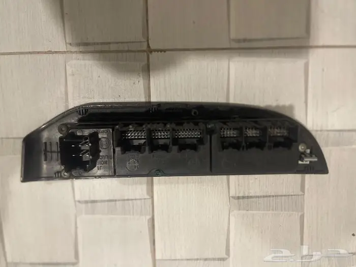 زجاجه اماميه تاهو 2014 يوكن 10