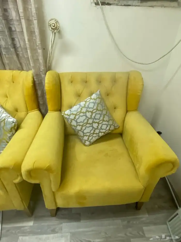 كنب للبيع مع طاولة تلفزيون 2