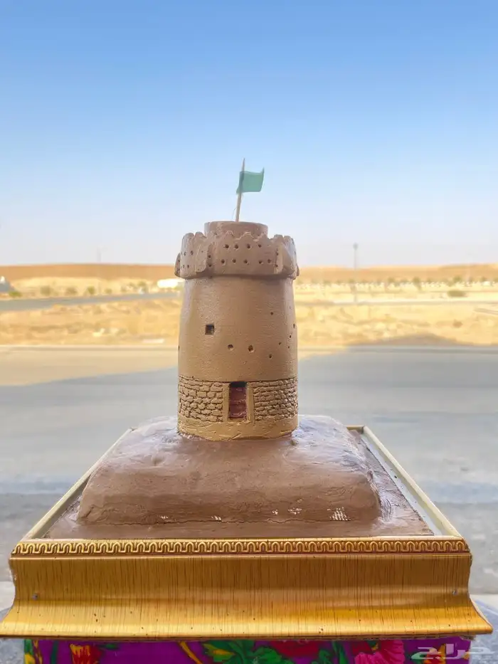 مجسمات صغير لمعالم تراثيه نجدية 4