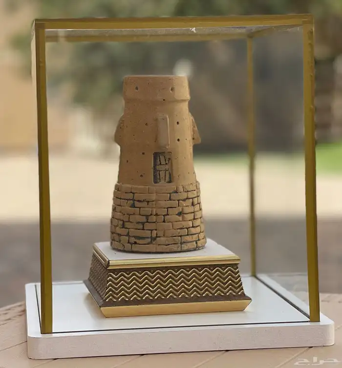 مجسمات صغير لمعالم تراثيه نجدية 3