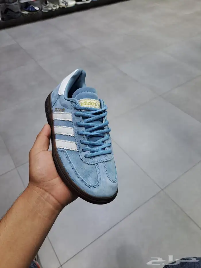 شوزات اديداس ماستر رجالي ونسائي بسعر مخفض 2