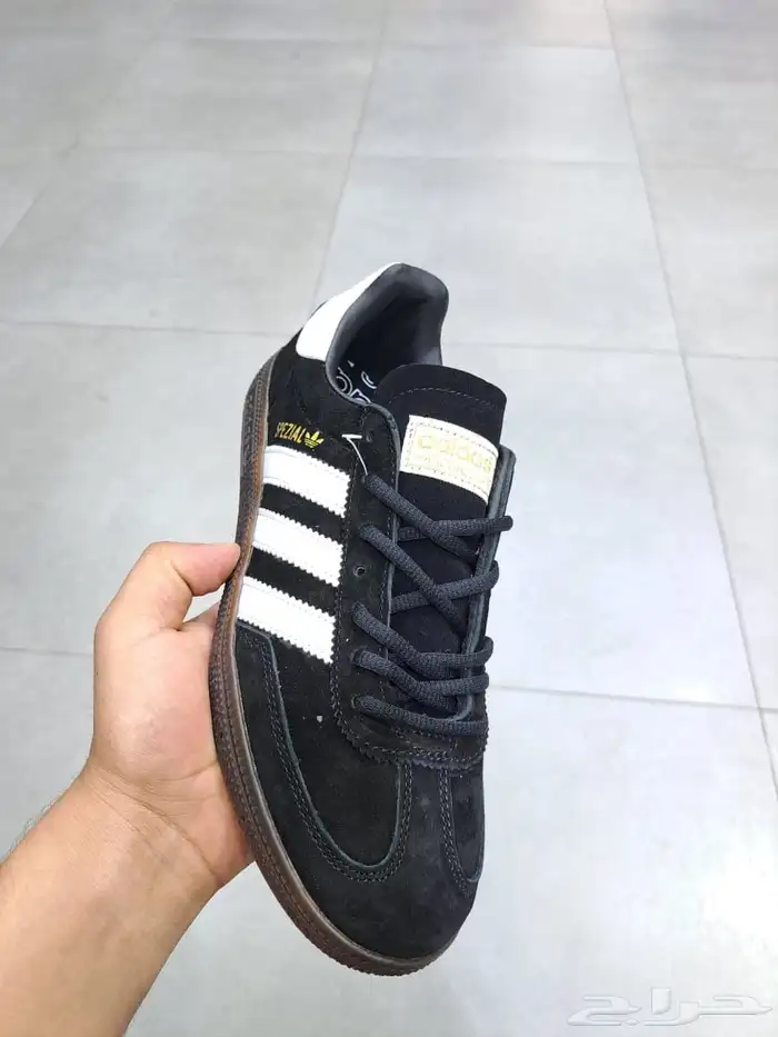 شوزات اديداس ماستر رجالي ونسائي بسعر مخفض 0