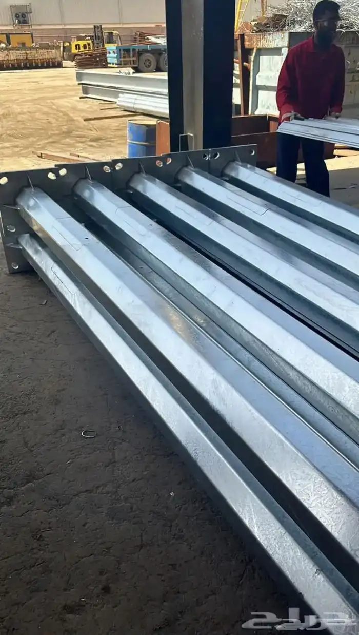 اعمدة شوارع وكشافات وفوانيس وقواعد خرسانيه وأعمدة ديكورية 23