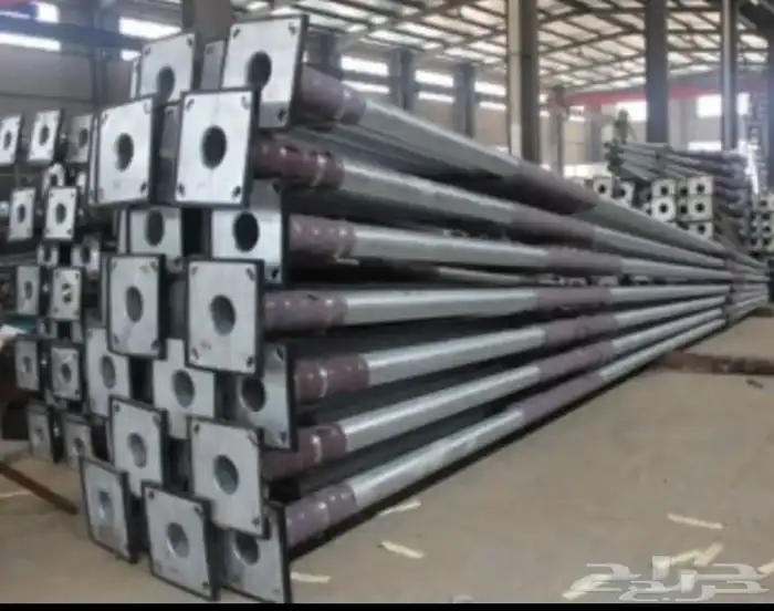 اعمدة شوارع وكشافات وفوانيس وقواعد خرسانيه وأعمدة ديكورية 24