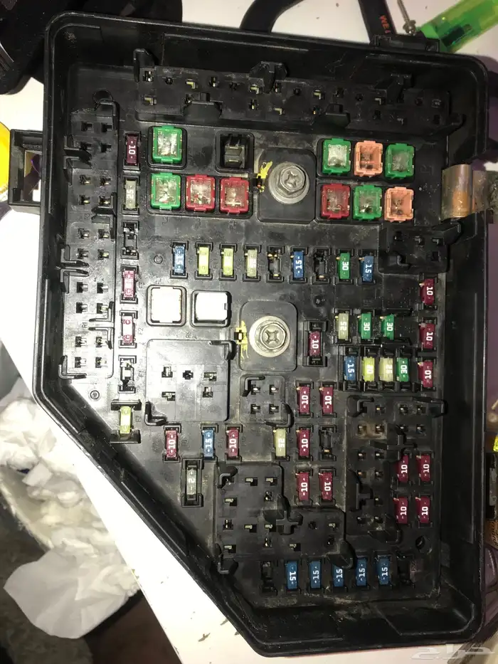 تجديد واصلاح علبه فيوزات و ضفاير السيارات 9