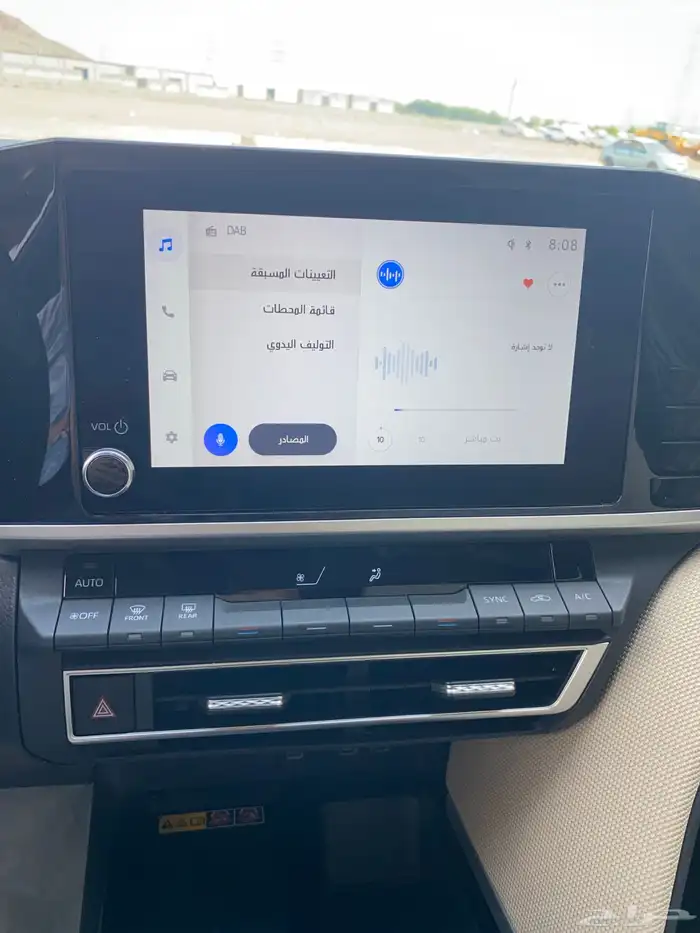 كامري 2025 ابيض LE بنزين 14