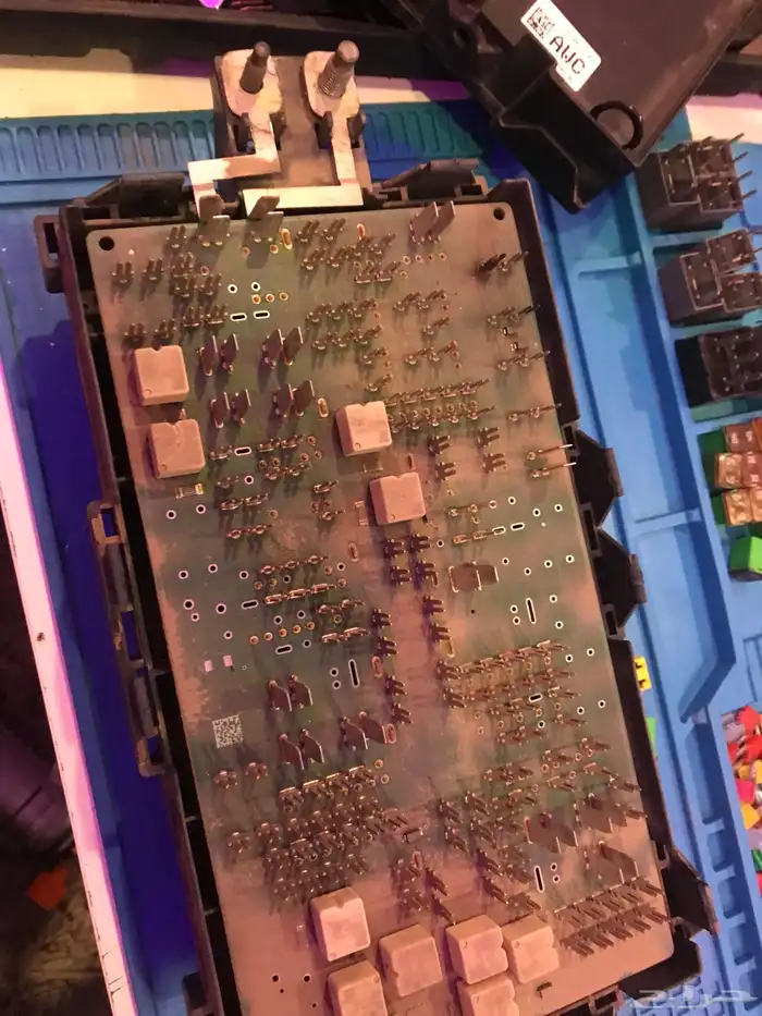 تجديد واصلاح علبه فيوزات و ضفاير السيارات 4