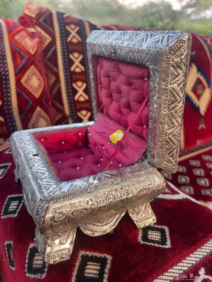 صندوق قديم ملبس فضة 4