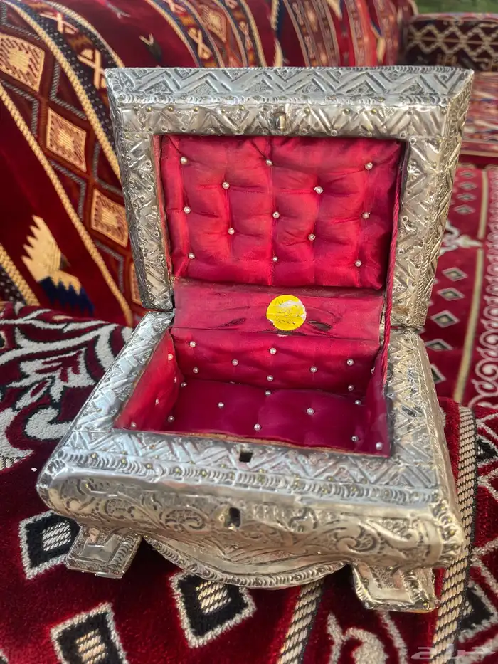 صندوق قديم ملبس فضة 1