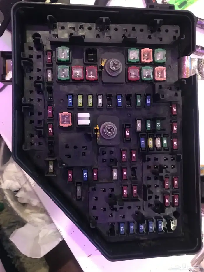 تجديد واصلاح علبه فيوزات و ضفاير السيارات 8