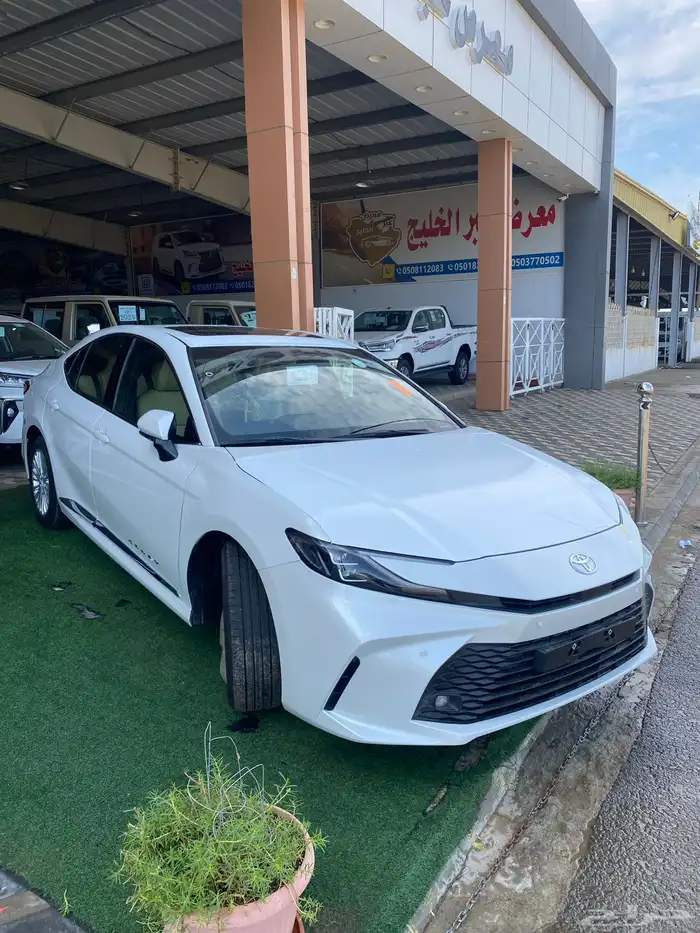 كامري 2025 ابيض LE بنزين 2