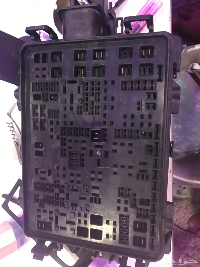 تجديد واصلاح علبه فيوزات و ضفاير السيارات 12