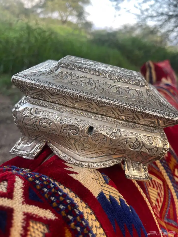 صندوق قديم ملبس فضة 0