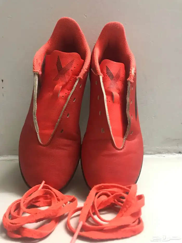 جزمة من اديداس 0