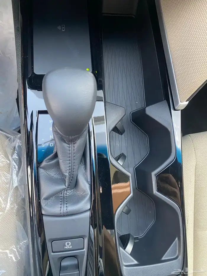 كامري 2025 ابيض LE بنزين 13