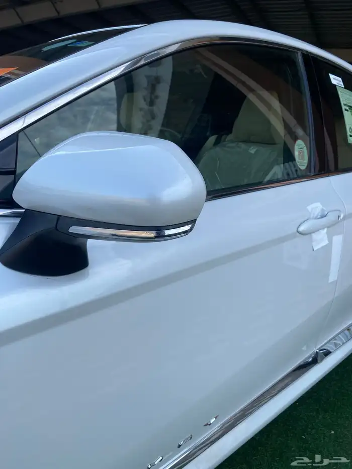 كامري 2025 ابيض LE بنزين 5