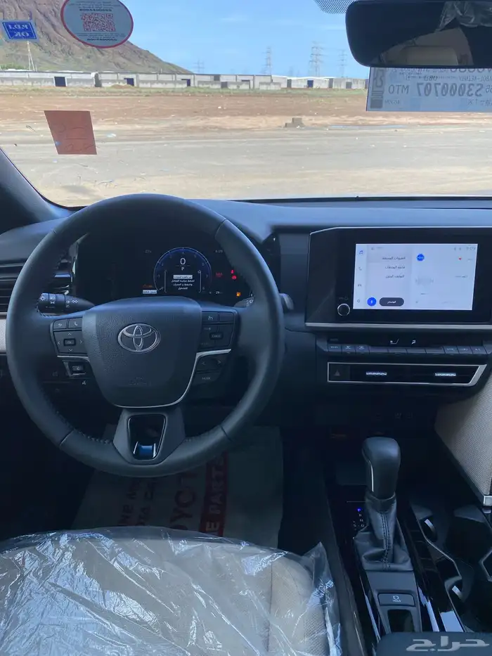 كامري 2025 ابيض LE بنزين 18