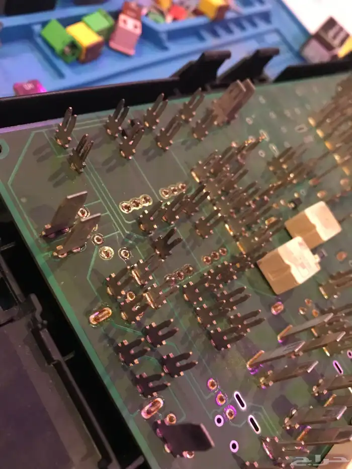 تجديد واصلاح علبه فيوزات و ضفاير السيارات 1