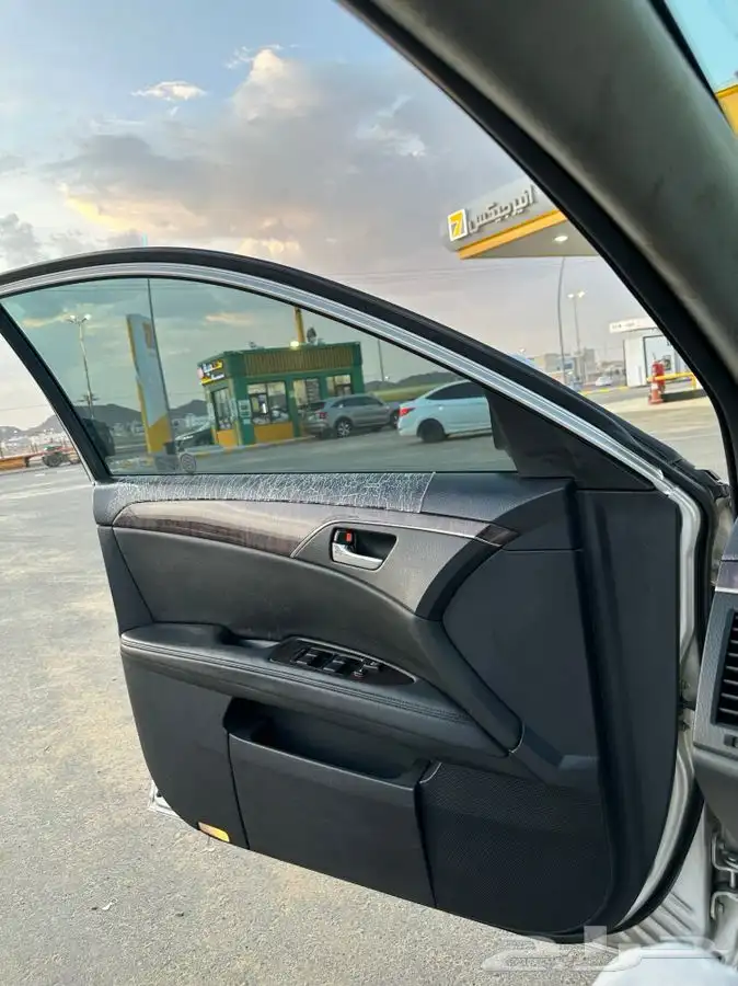 للبيع او البدل افالون موديل 2011 14