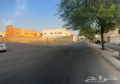 للبيع أرض سكنية زاوية بحي الفايزية شمال طريق الملك فهد 3