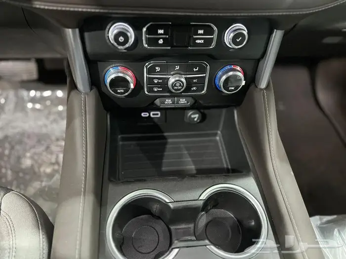 جي ام سي يوكن طويل SLE 2024 بدون دبل جديد 12