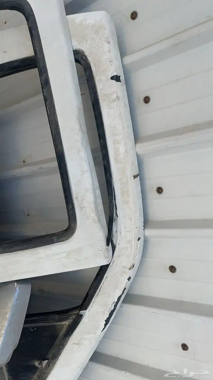 باب ددسن امامي يمين المعاون باب خلفي يمين ديكور باب 4