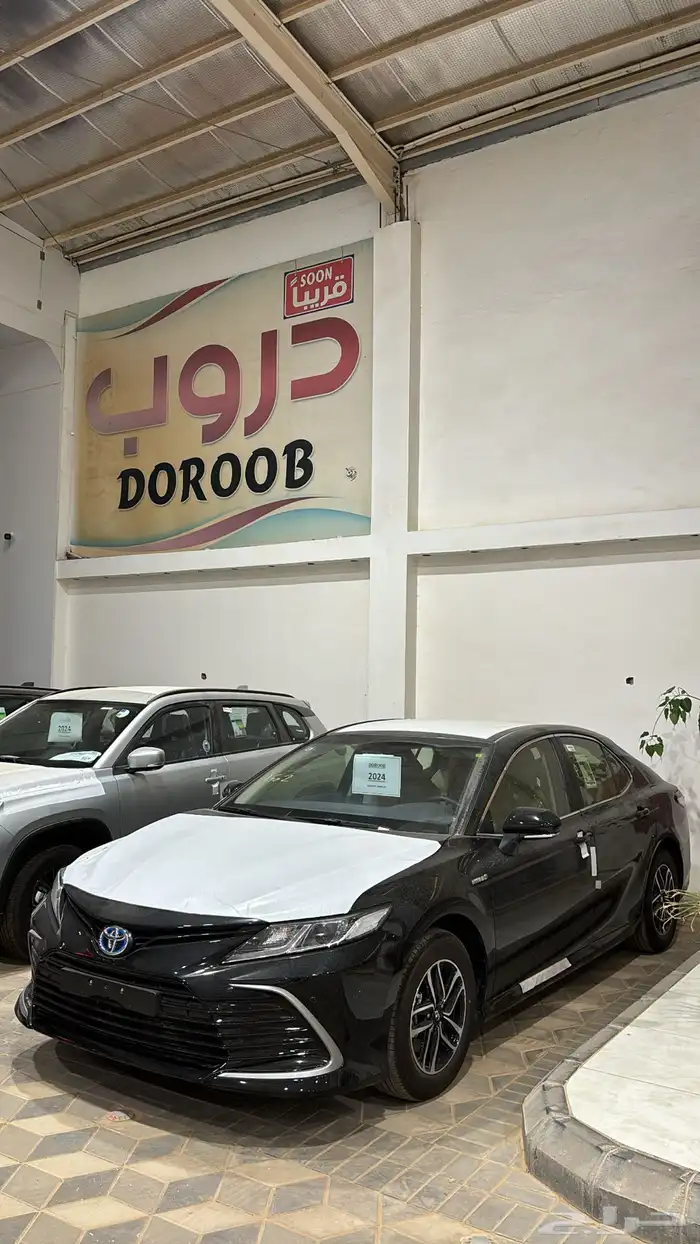 تويوتا كامري LE مطور هايبرد 2024 أسود 8