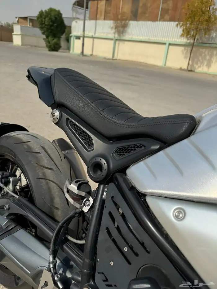 Custom BMW R Nine T 5