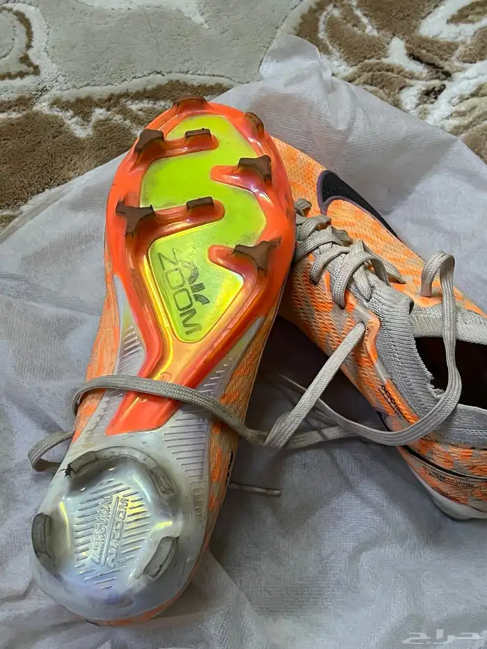 بوت نايك لكرة قدم 0