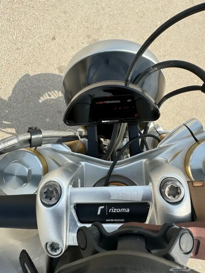 Custom BMW R Nine T 7