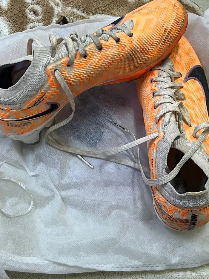 بوت نايك لكرة قدم 1