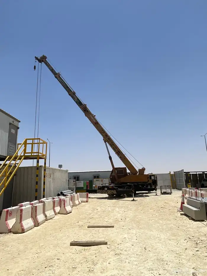 Crane for daily and monthly rent throughout Riyadh 5