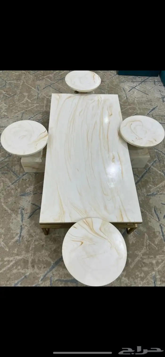 طاولة للبيع 0