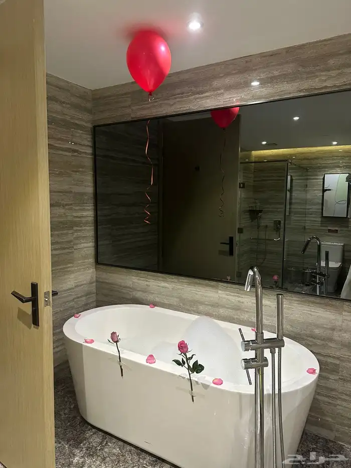 تزين غرفه ورد بالونات ميلاد زواج ذكرى 14