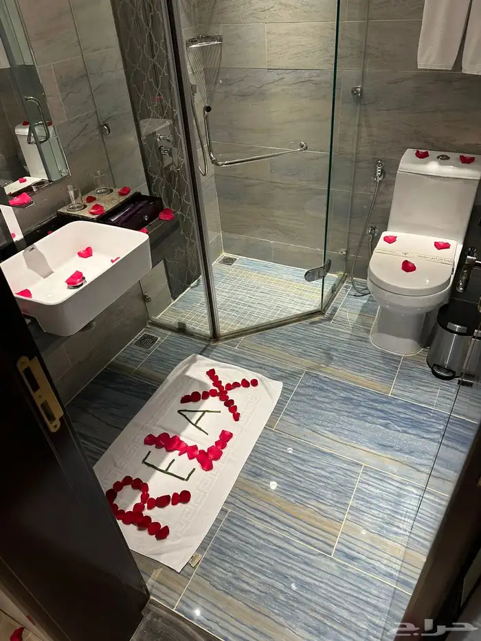 تزين غرفه ورد بالونات ميلاد زواج ذكرى 1