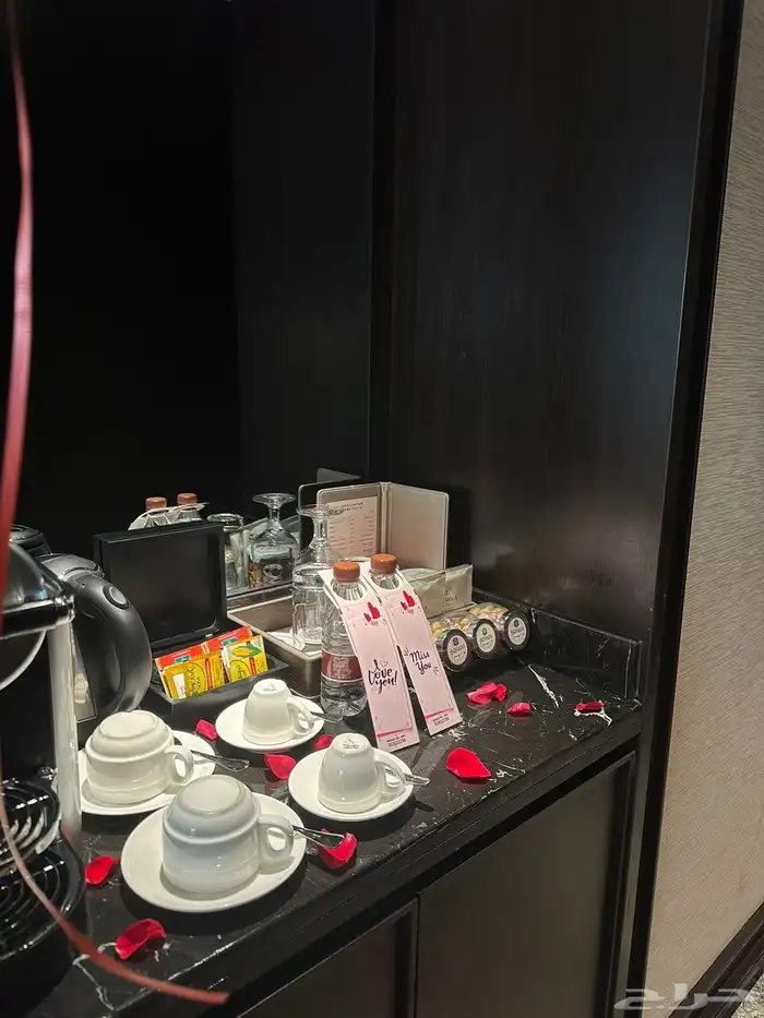 تزين غرفه ورد بالونات ميلاد زواج ذكرى 7