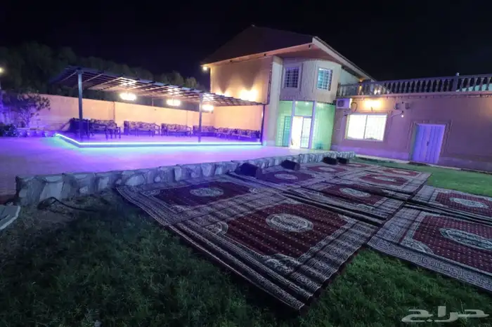 ملعب كرة طائرة و قدم في منتجع العدنانية 21