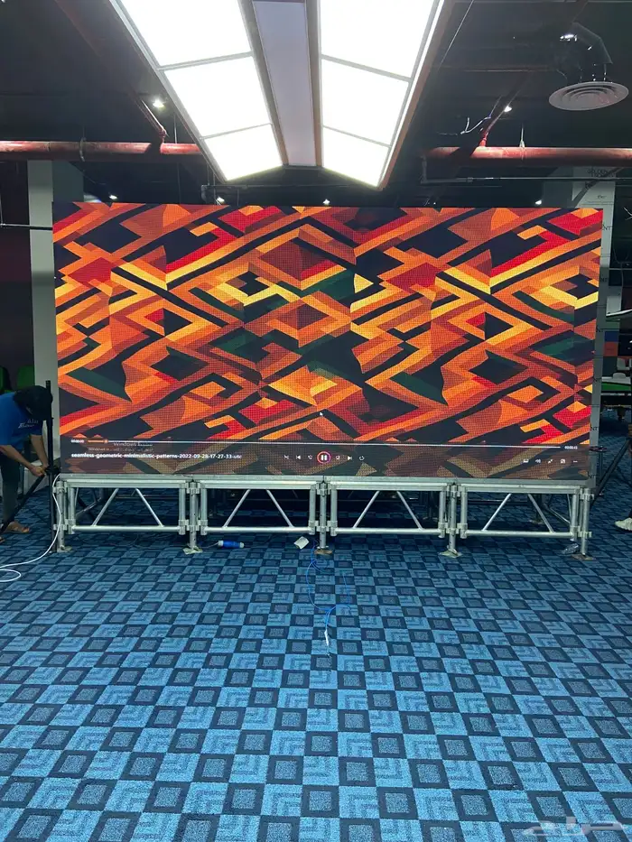 تأجير و بيع شاشات العملاقه وإضاءت المباني ستي كلر 6