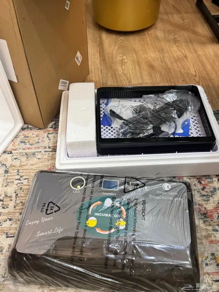 فقاسة بيض طيور زينه وببغاوات ( فقاسات ) 0