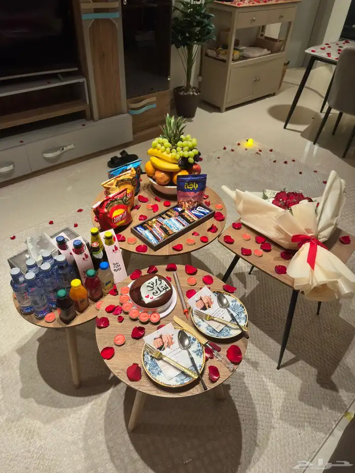 تزين غرفه ورد بالونات ميلاد زواج ذكرى 20