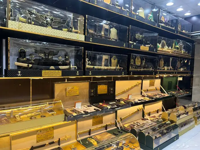 سيف تراثي تخرج بشت زواج طقم هدية رجالي دروع سيوف 13