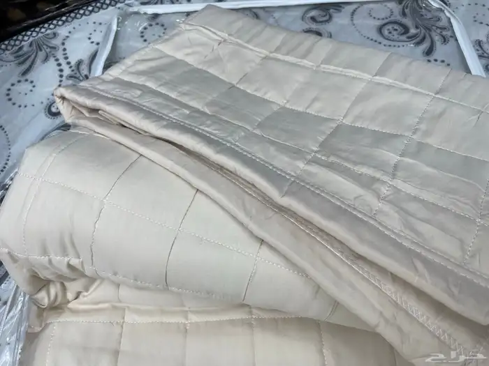 مفرش نفر ونفر ونص مضغوط سادة 2