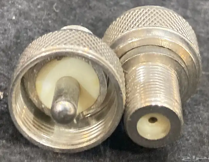 ملحقات أصليه للآيكوم أو أي أجهزة مراسلات لاسلكية 13