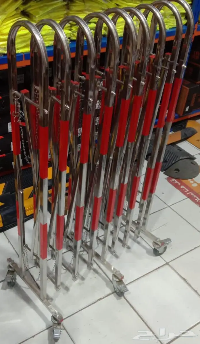 حواجز المونيوم متحركه بعجلات والطي لتنظيم الفاعليات 13