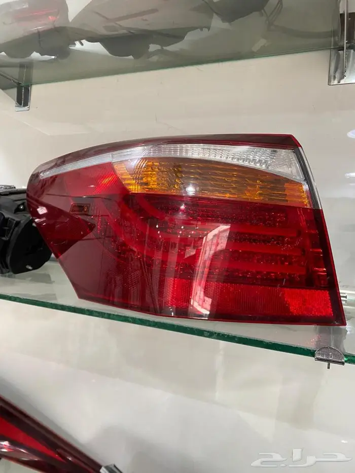 اسطب خلفي لكزس LS460 1