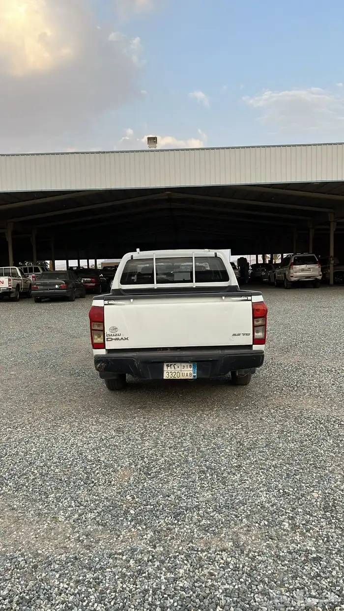 D-MAX (ISUZU) 10