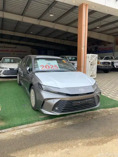 كامري 2025 LE نص فل رمادي 0