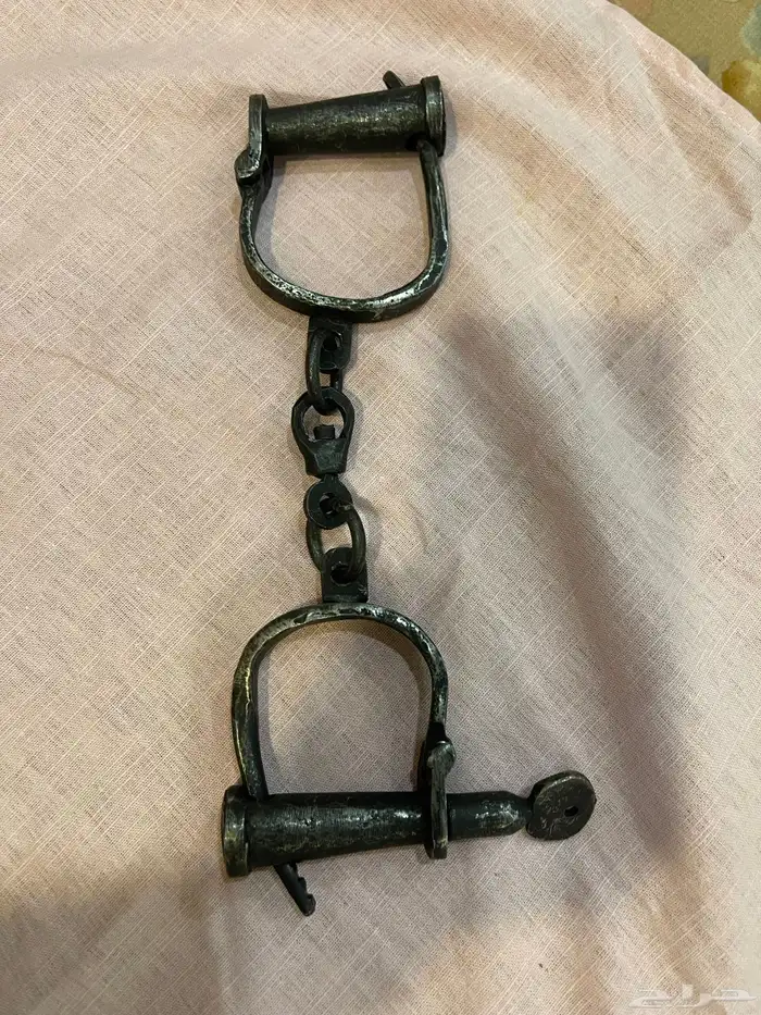 كلبشة قديمة 0