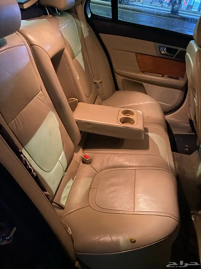 جاكوار 2010 xf 10